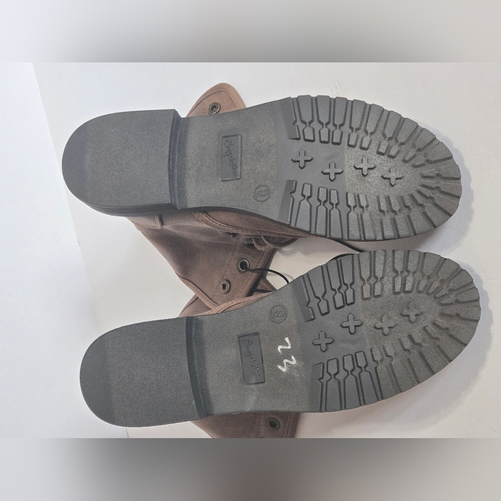 Style: Waterfall Combat / Ankle BootsColor: Taupe / Distressed BrownSize: 9 Wome - Picture 5 of 9